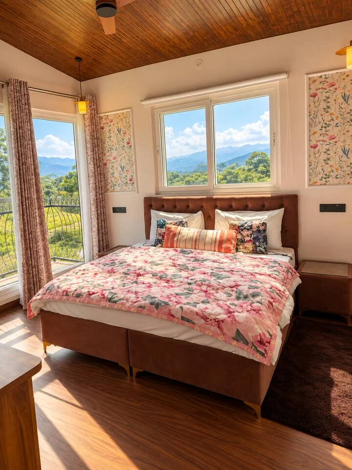 Musk Rose · First king bedroom