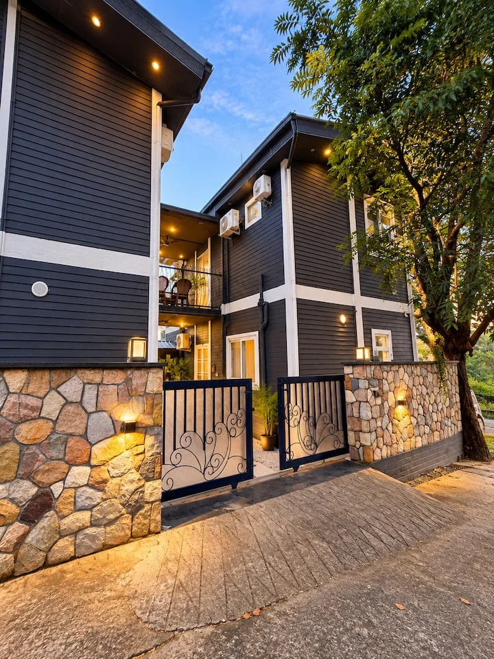 Musk Rose · Villa entrance