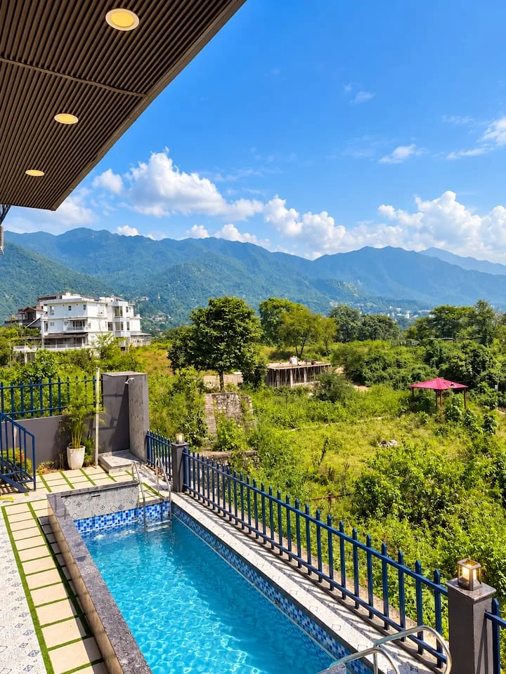 Musk Rose · Swimming pool and mountain views